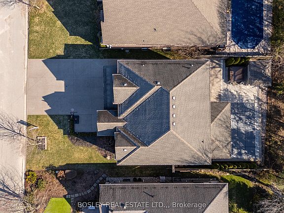 4th image of 17 Rhodes Ct