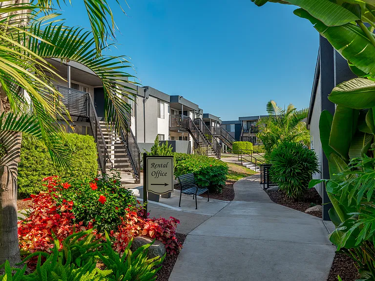 Malibu South Apartments — Photo 24
