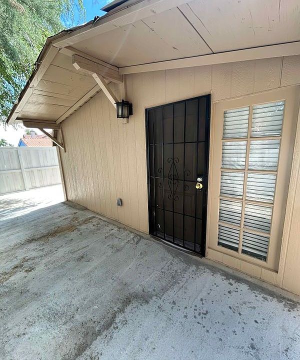 1st image of 3714 Daisy St