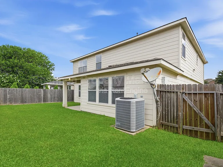 526 Remington Lodge Ct — Photo 48