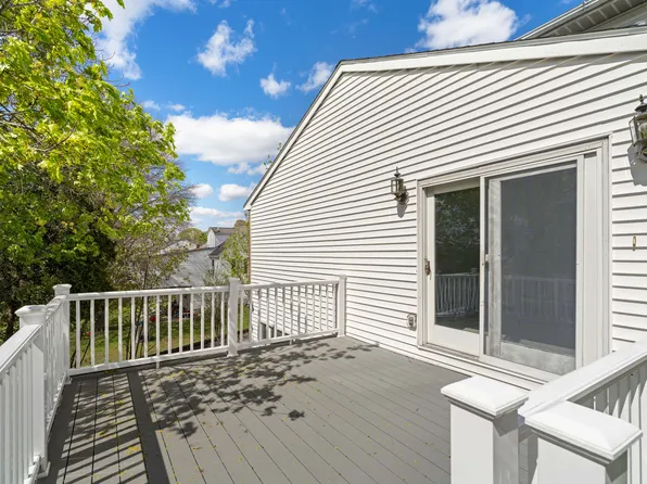 99 Garfield Ave #1, Woburn, MA 01801
