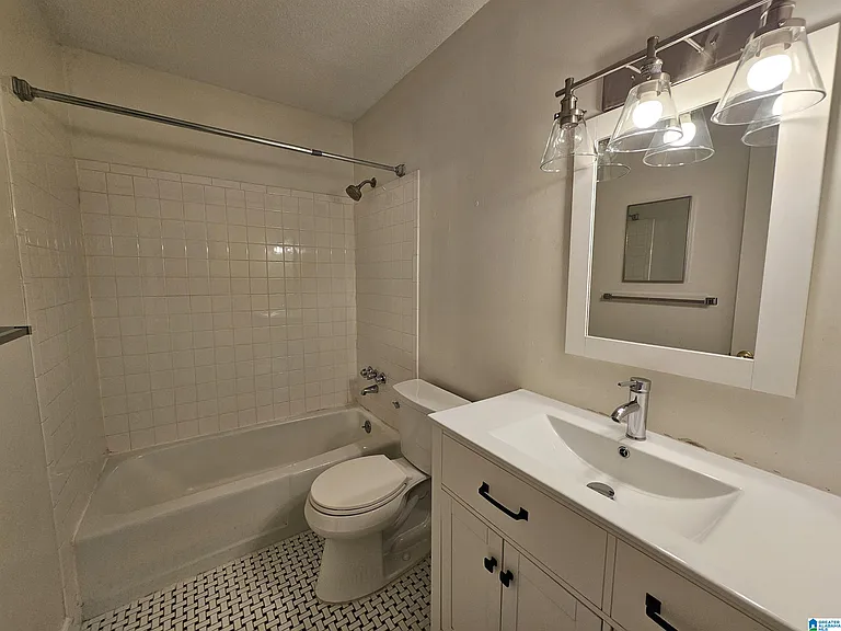 3405 Sandner Ct #D — Photo 15