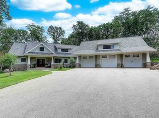 S5351 Sleepy Hollow Rd, Baraboo, WI 53913