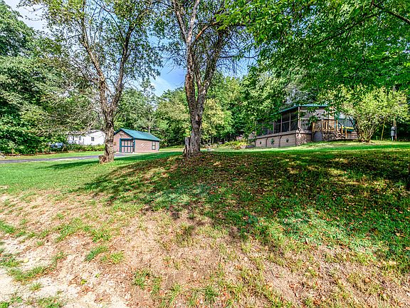 3rd image of 21 Andrews Road