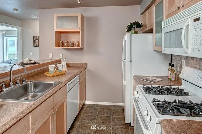 520 2nd Ave W #308 — Photo 5