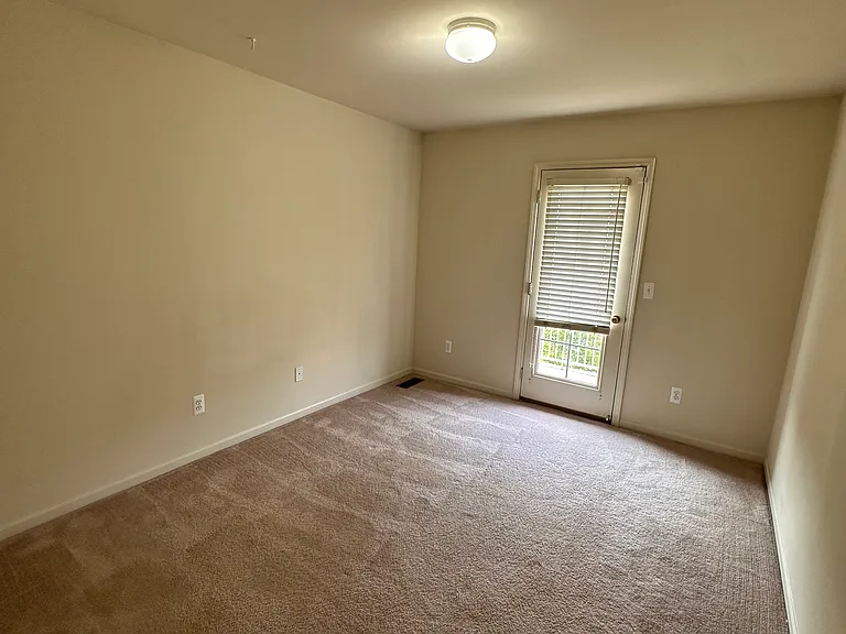 3050 Cloverly Ln — Photo 17