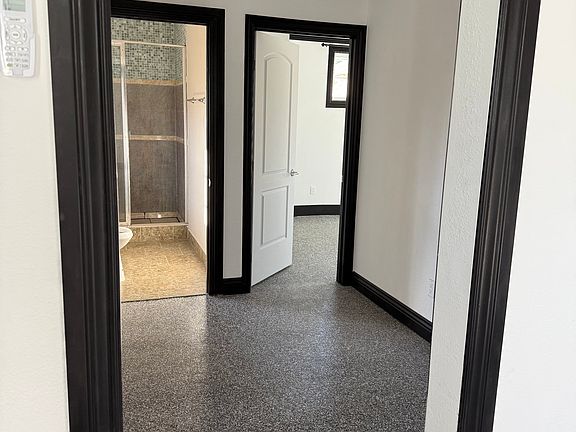 4th image of 11747 Archwood St