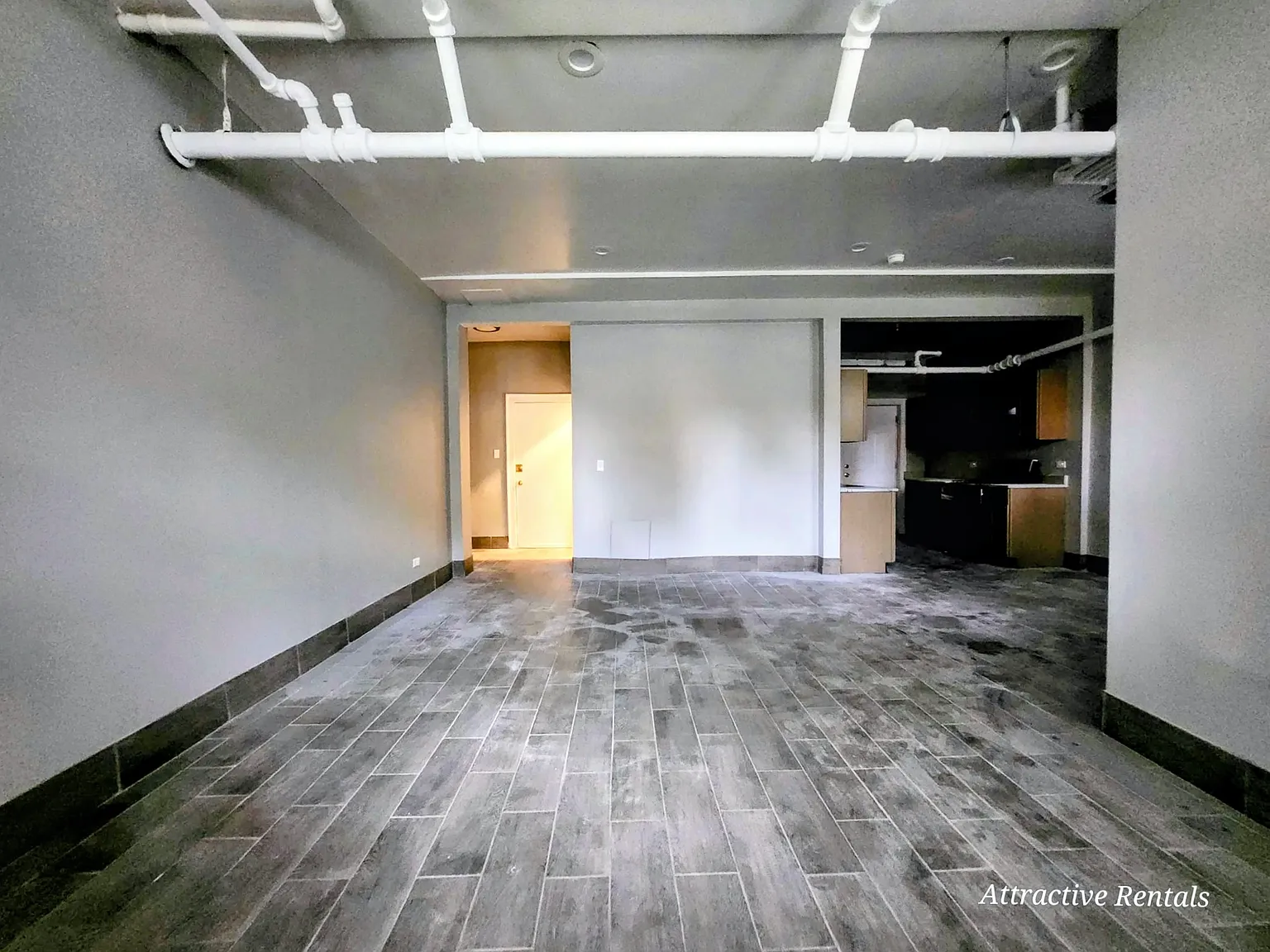 2 bed, 1000 sqft, $1,300 — Photo 2