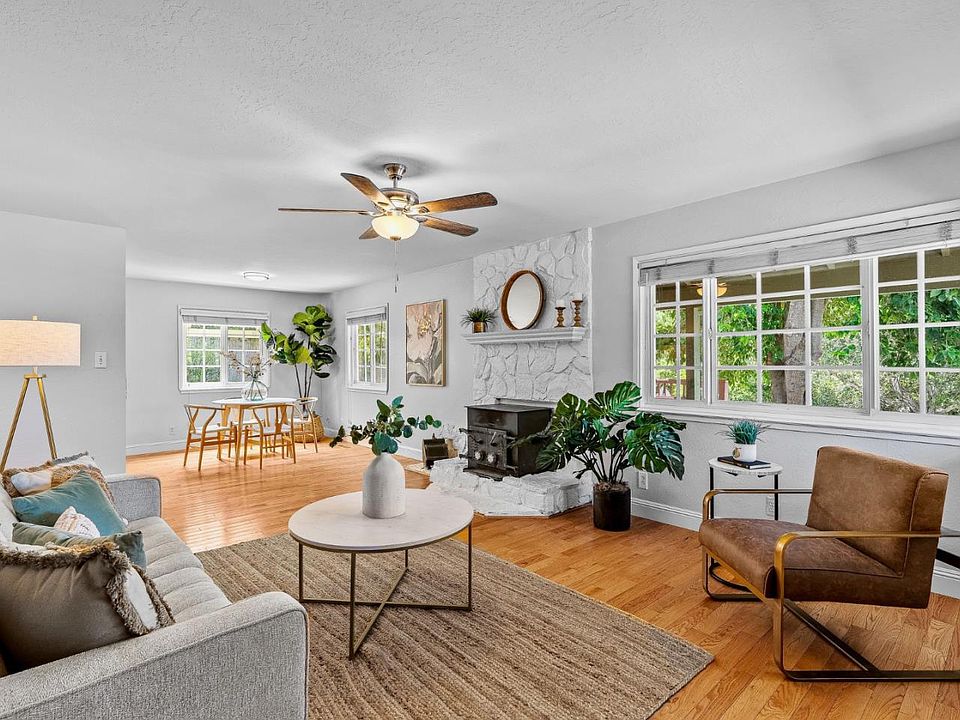 1st image of 803 Navarra Dr