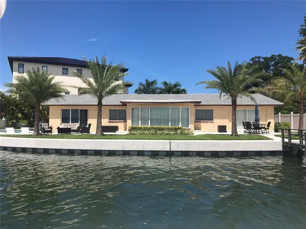 239 Punta Vista Dr, Saint Pete Beach, FL 33706