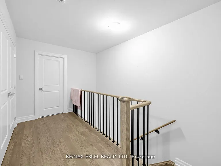 1454 Stovell Cres — Photo 21