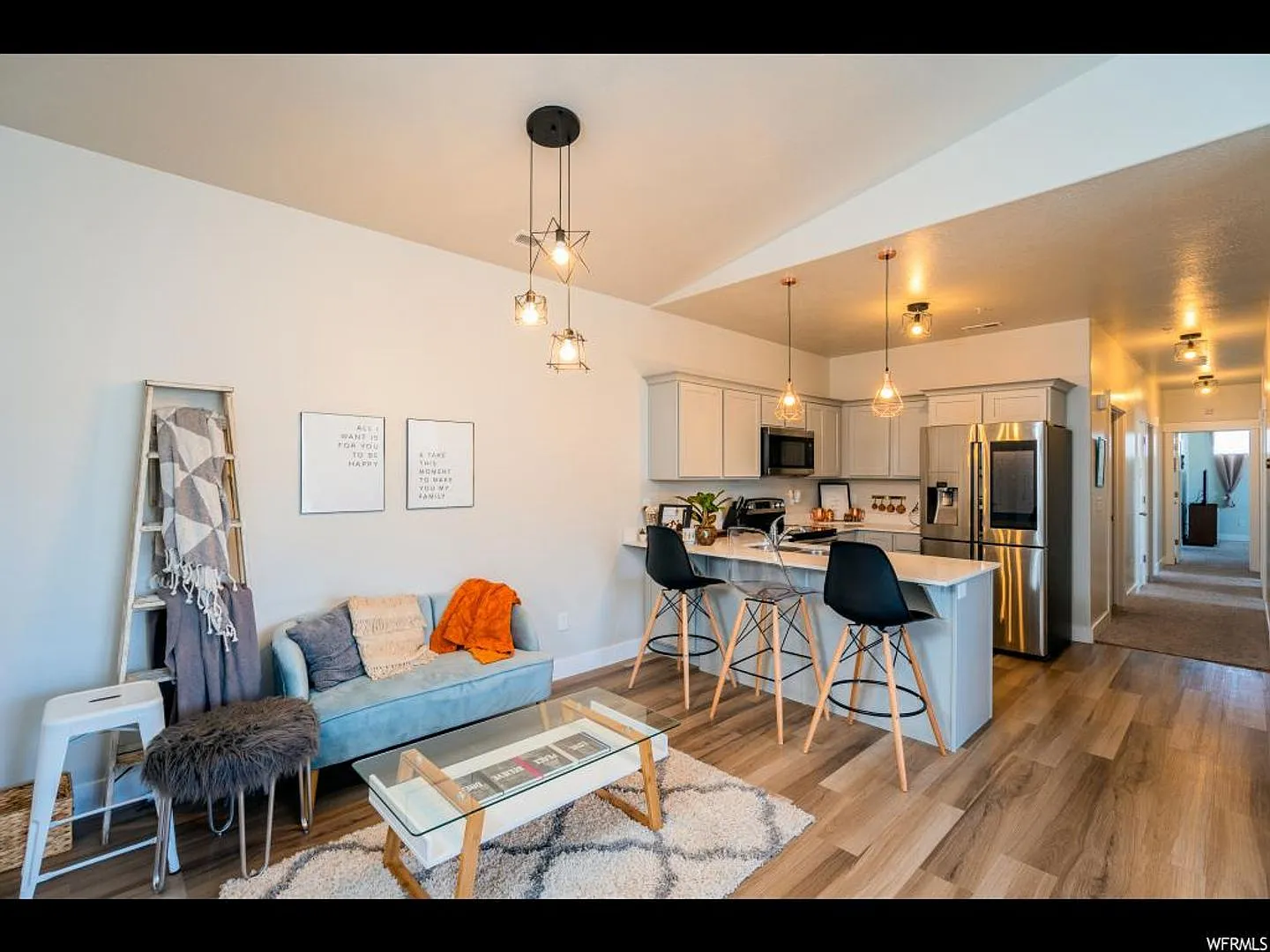 Get $500 Off The First Months Rent — Photo 2