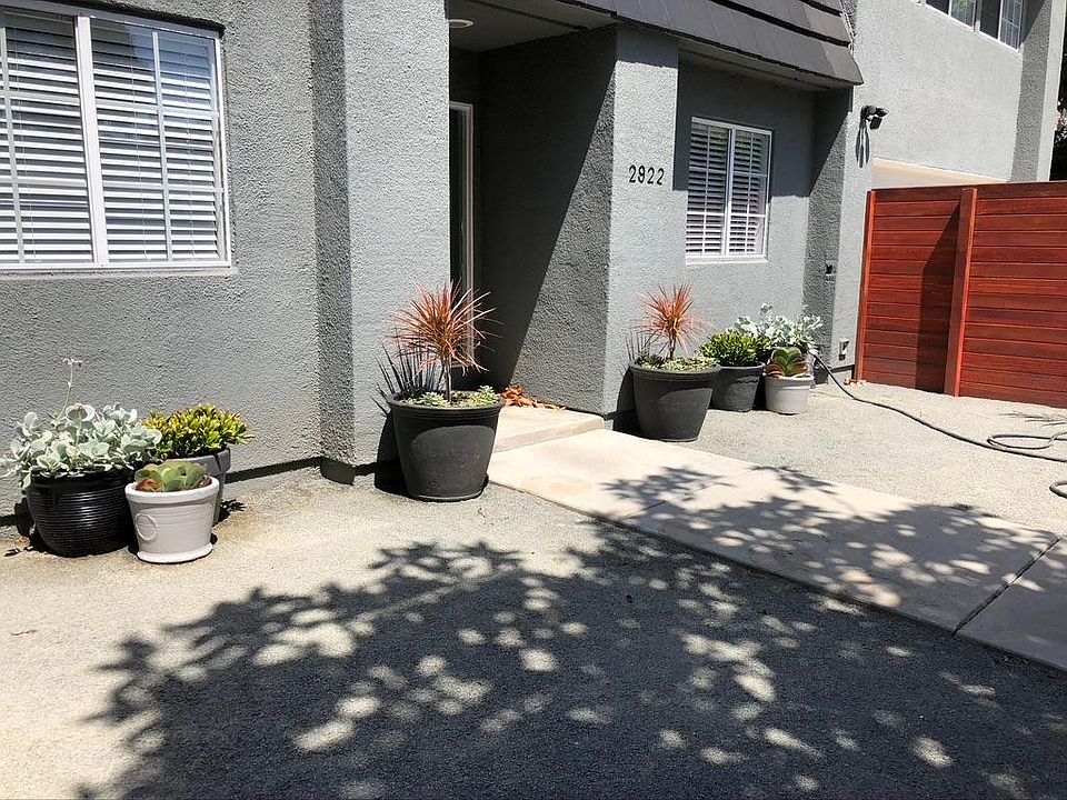 1st image of 2922 Beach Ave