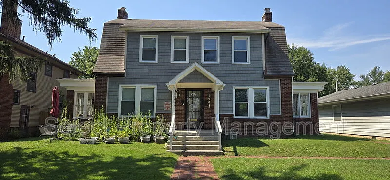2 bed, 1.0 bath, $1,149 — Photo 1
