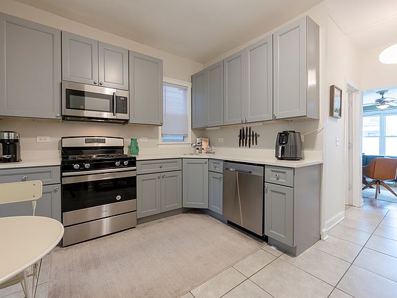 5th image of 1931 N Francisco Ave APT 1