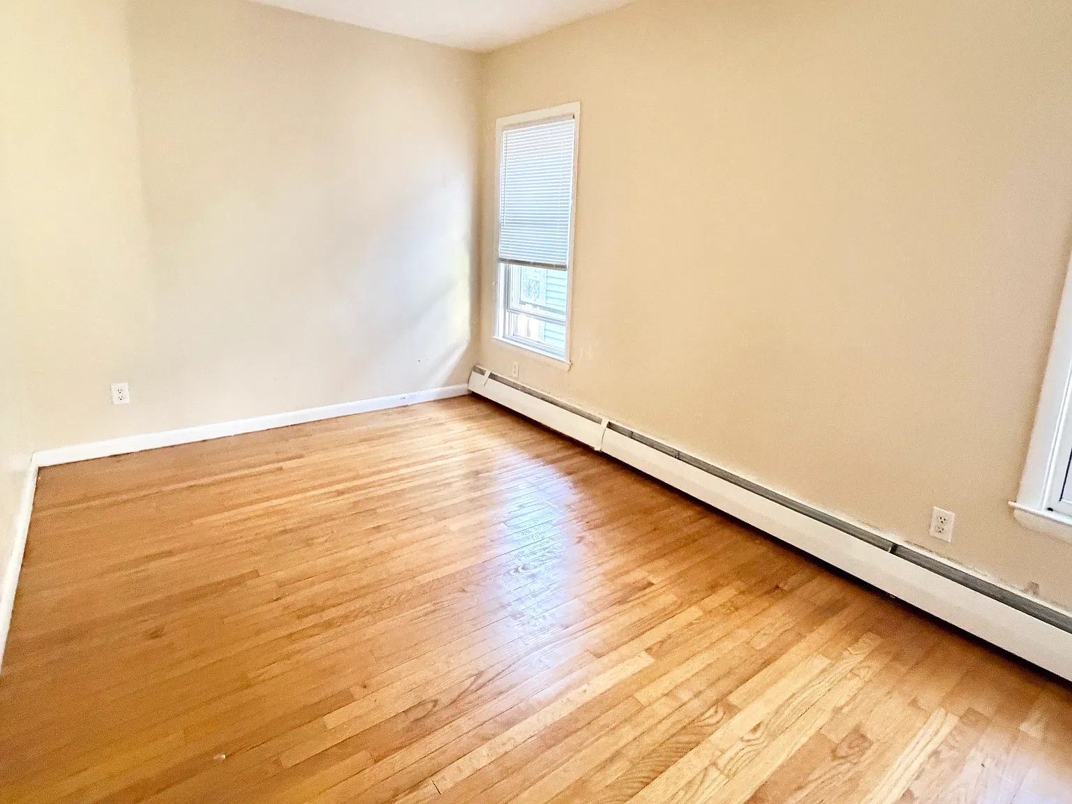 4 bed, $2,100 — Photo 3