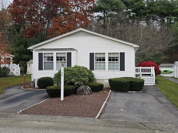 96 Trailwood Dr, Bridgewater, MA 02324