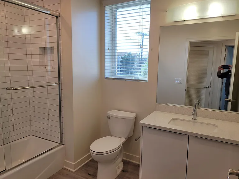 4400 Cahuenga Blvd #301 — Photo 6