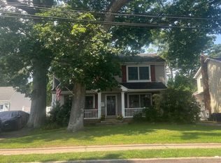 3677 Smith St, Wantagh, NY 11793