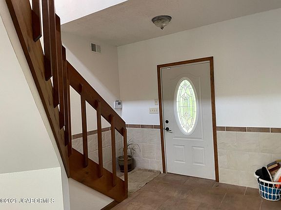4th image of 2027 Honeysuckle Ln