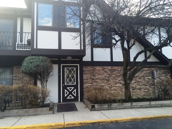 246 George St APT E, Bensenville, IL 60106