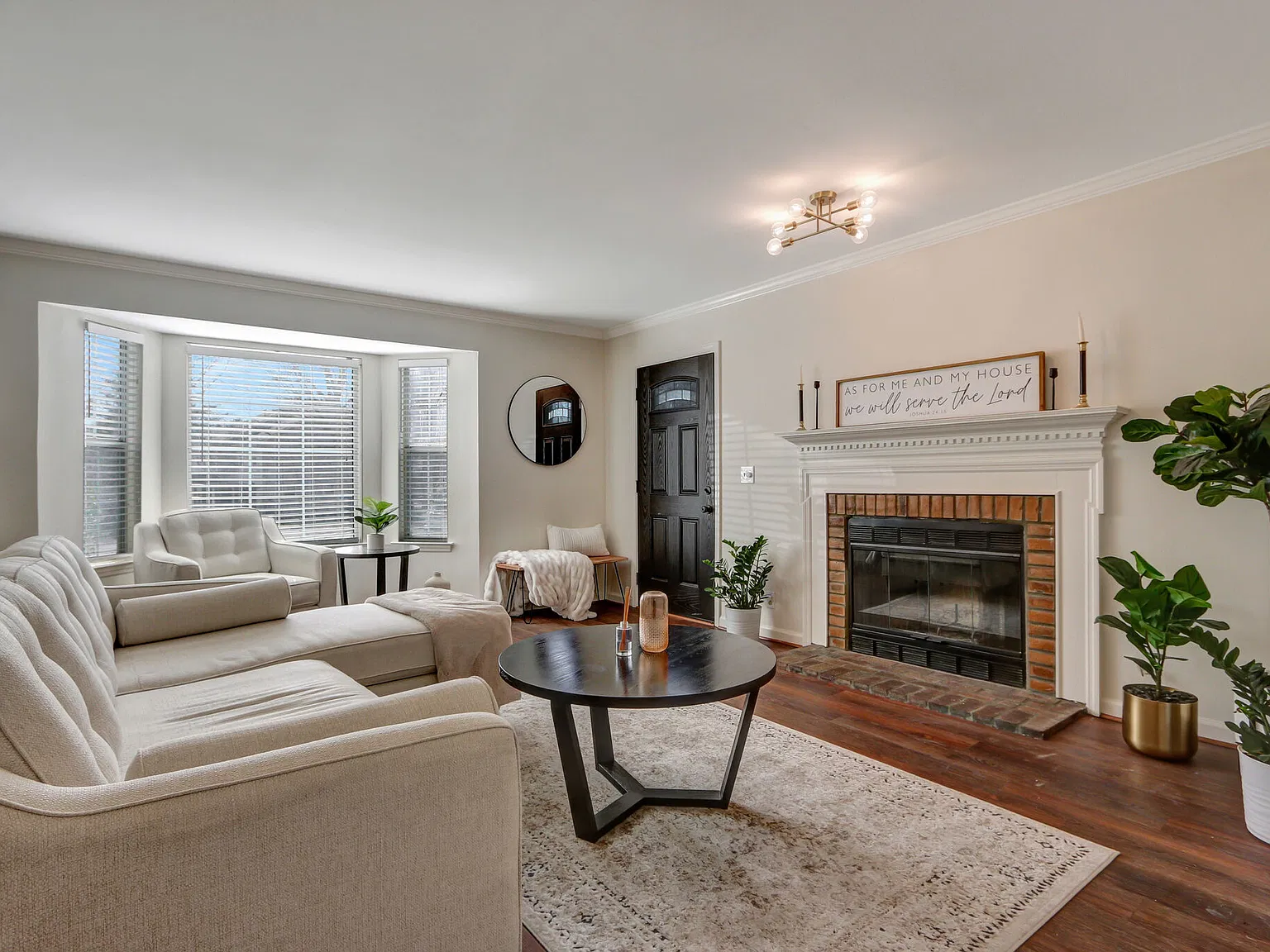 304 Chase Court - 1 — Photo 4