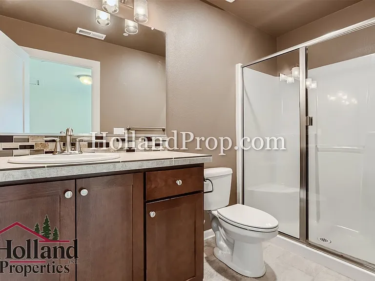 472 NE Patricia Ann Pl — Photo 9