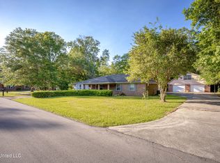 9724 Parkland Ct, Moss Point, MS 39562