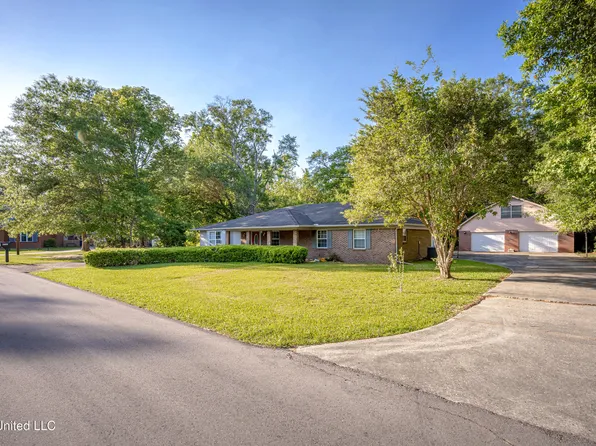 9724 Parkland Ct, Moss Point, MS 39562