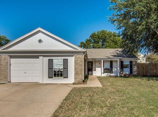 3737 Farm Field Ln, Fort Worth, TX 76137