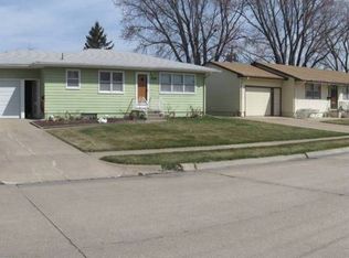 1830 Austin Ln, Fremont, NE 68025