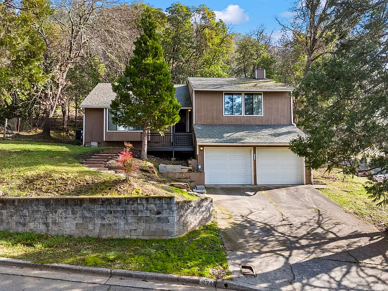 1634 NE Terrace Dr — Photo 16