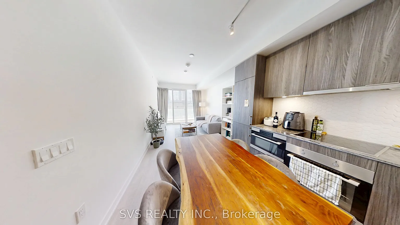 15 Queens Quay E #513 photo 1