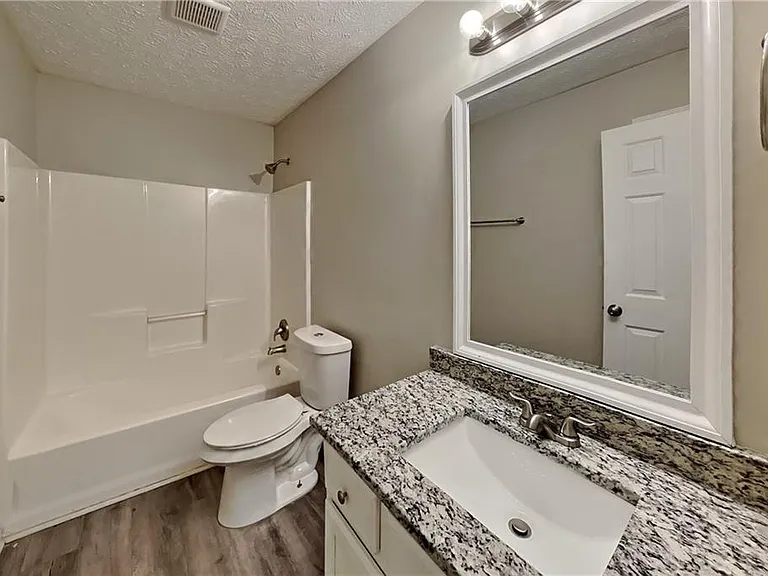 4557 Darrowby Dr — Photo 15