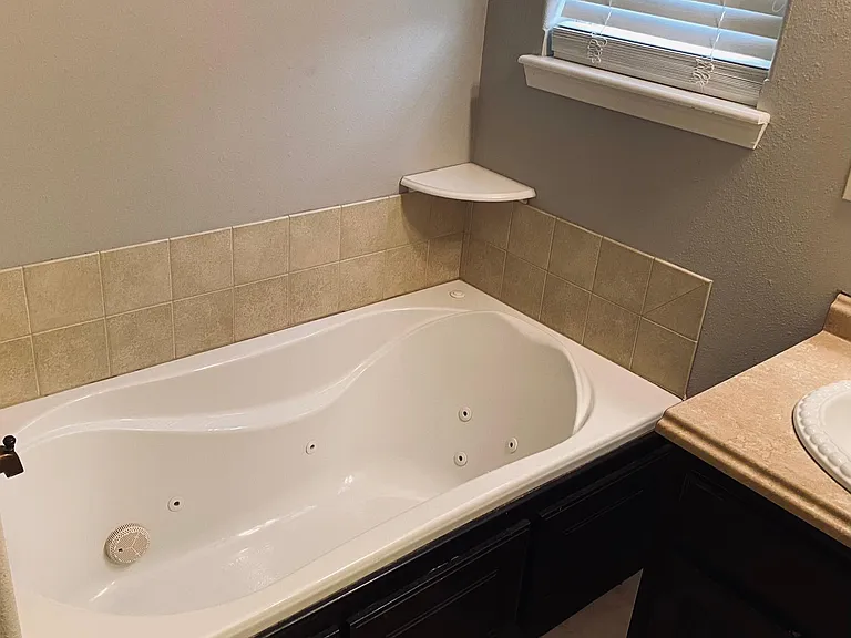 1344 N Vintage Ave — Photo 35