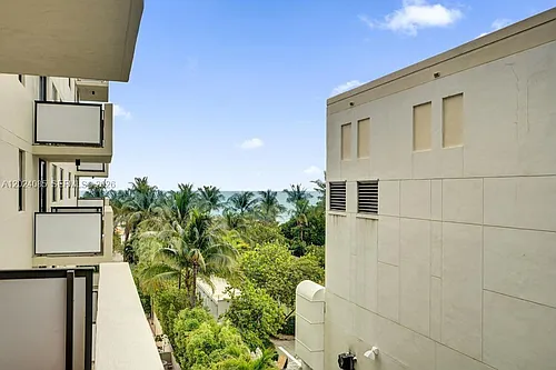 1623 Collins Ave Photo 1