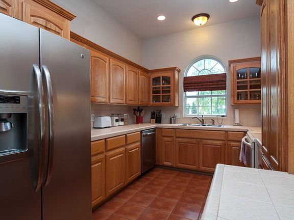 4th image of 1126 N 40th Ln