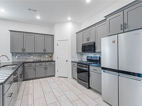 5th image of 2401 Lock Ln