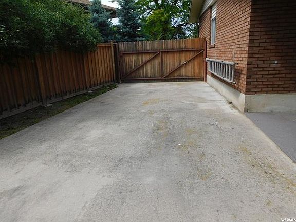 4th image of 1606 E Monaco Cir