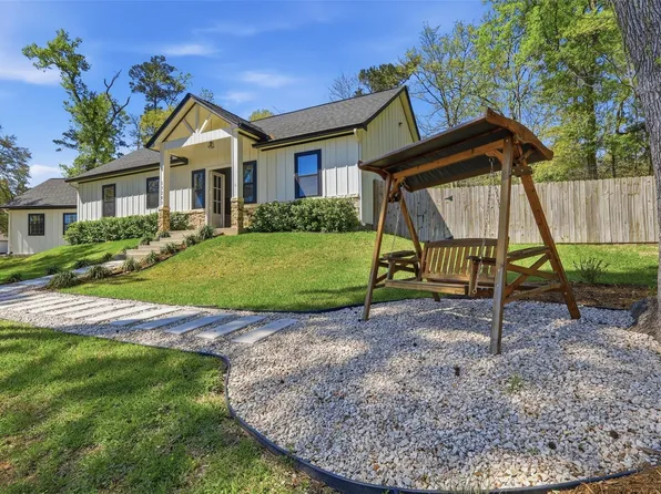 13203 Royal Shores Dr, Conroe, TX 77303