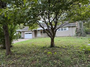 2328 E Manchester St, Springfield, MO 65804