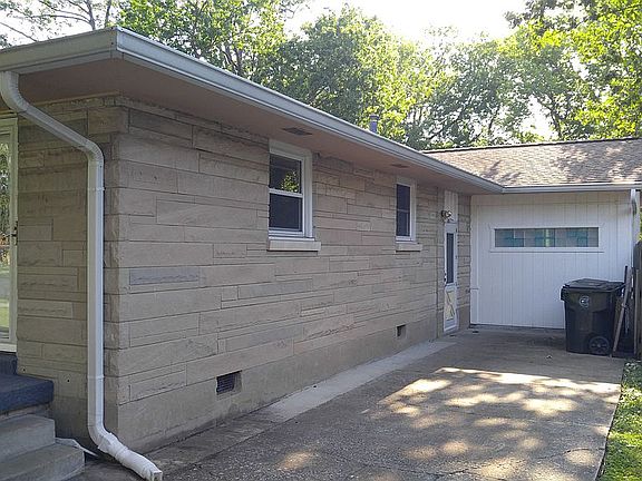 2nd image of 2816 Southview Dr
