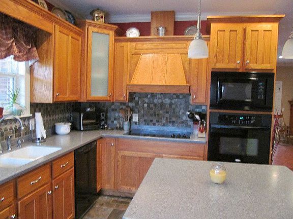 4th image of 967 Malone Ln