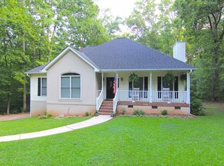 206 Twisted Oak Dr, Greenwood, SC 29646