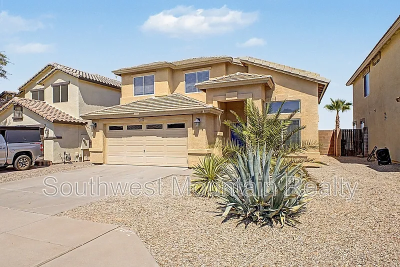 4 bed, 3.0 bath, 2138 sqft, $1,895 — Photo 3