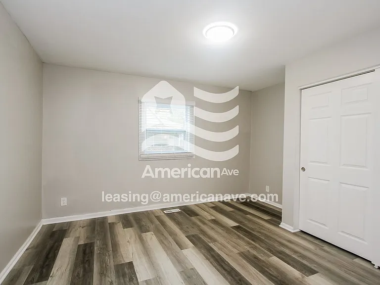 451929_010_wm_-_bedroom_13274119.jpg