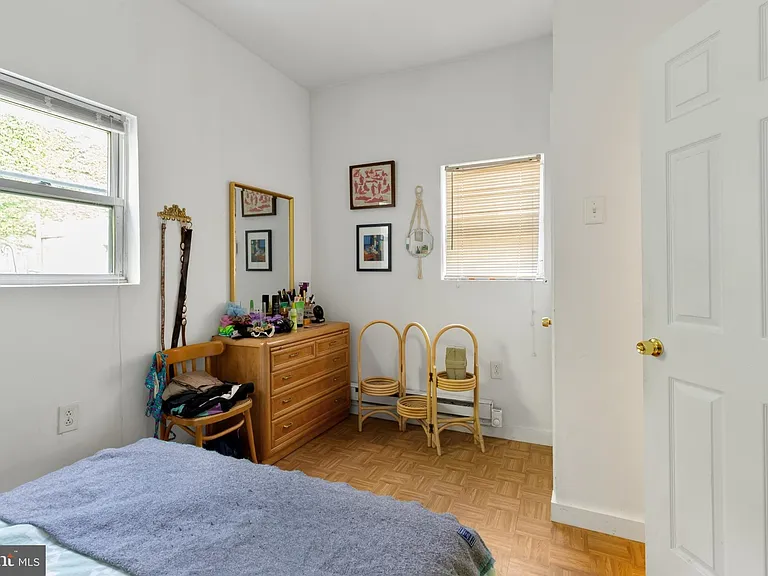 2010 E York St #1F — Photo 15