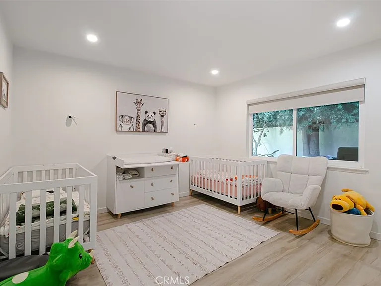 22841 Calvert St — Photo 35