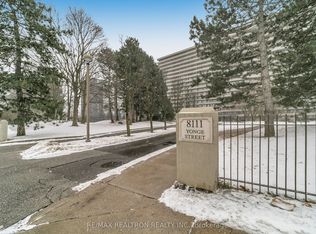 8111 Yonge St #608, Markham, ON L3T 4V9