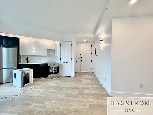 Rented by Hagstrom Management Inc | media 27